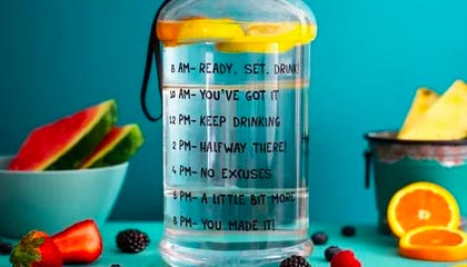 不打不相识，海米提曾头顶张玉宁染红造中超名场面